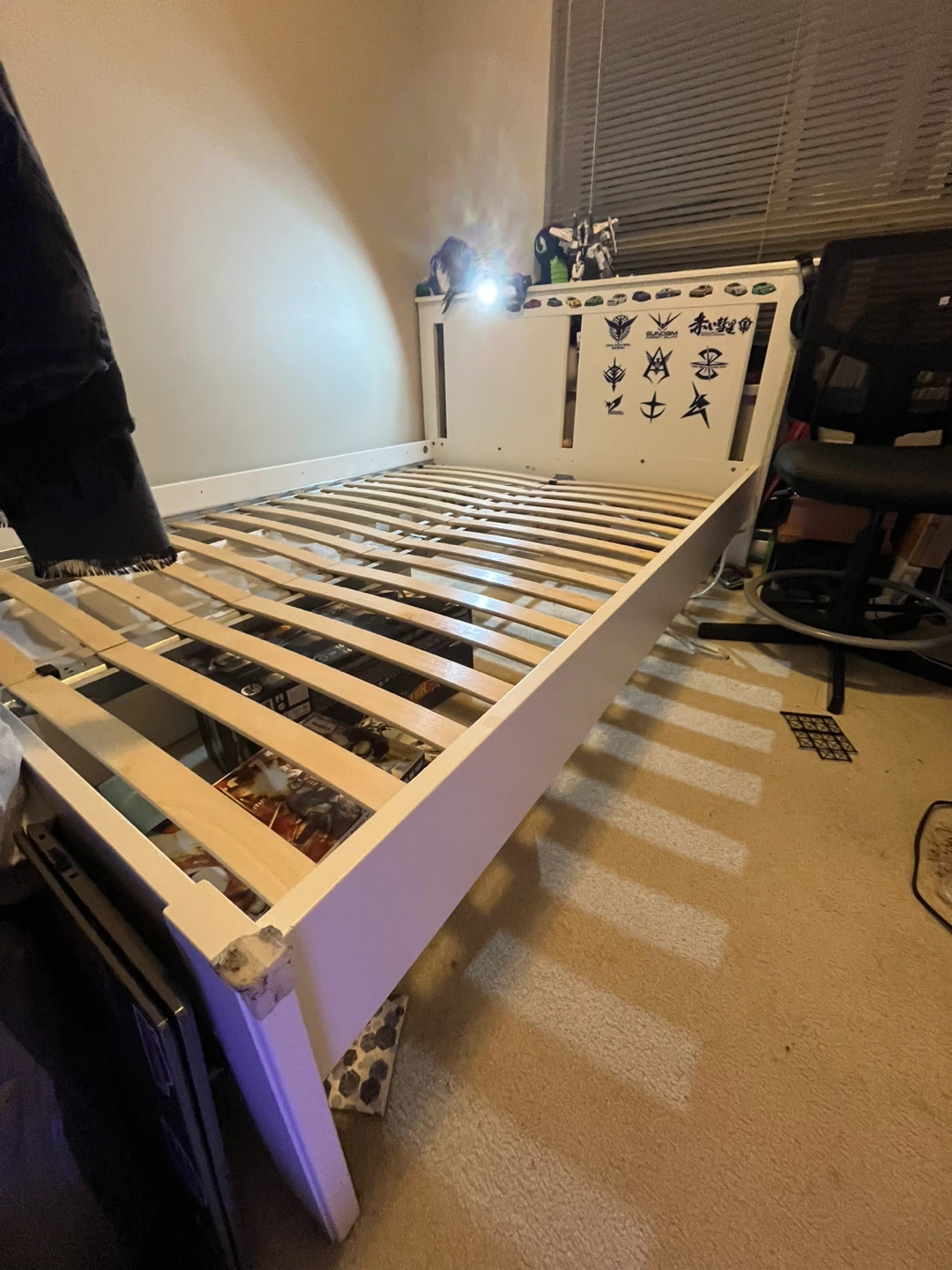 IKEA twin bed frame - photo 3