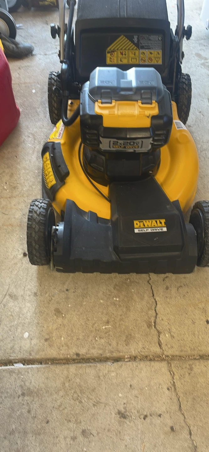 DeWalt Self Drive Self-Propelled Lawn Mower