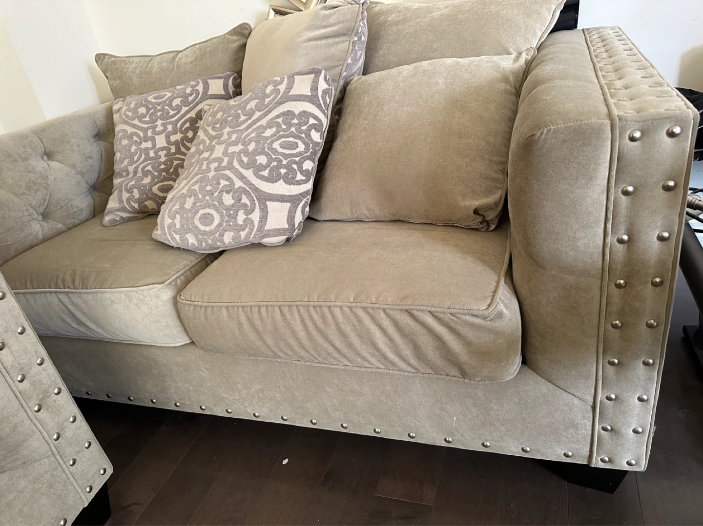 Tufted Loveseat with Studded Arms - photo 2