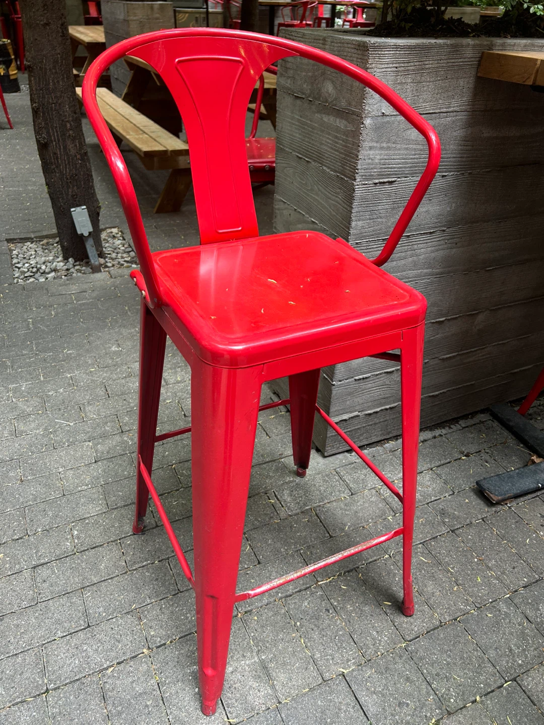 Red Metal Bar Chairs - photo 2