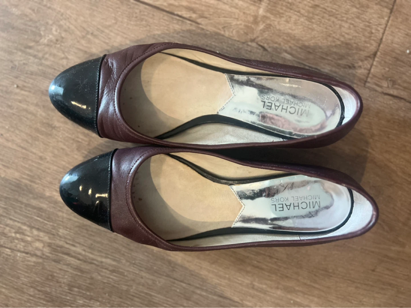 🍷Michael Kors Women's Burgundy & Black Cap Toe Ballet Flats - photo 2