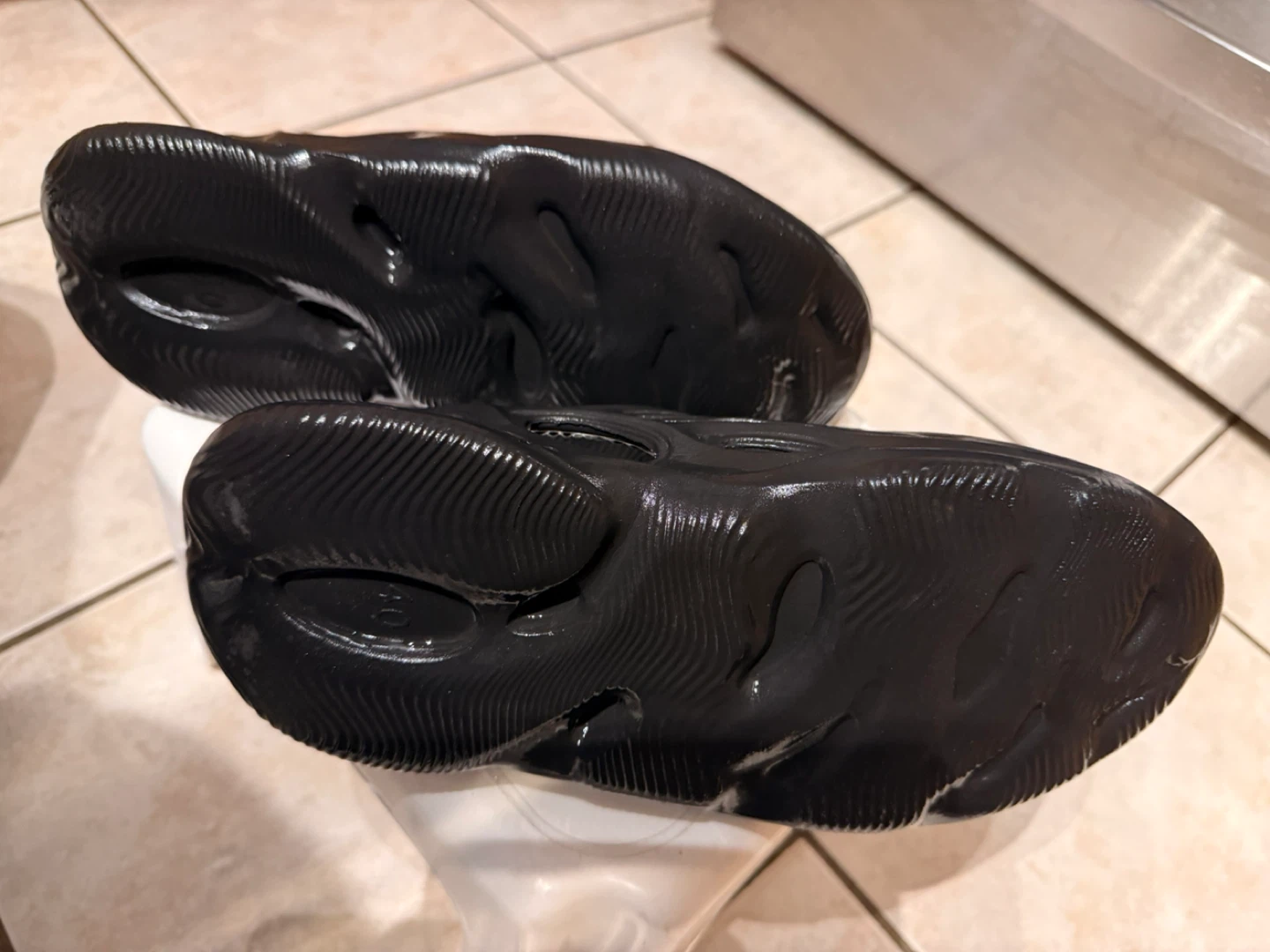Black Foam Runner Style Shoes - photo 2