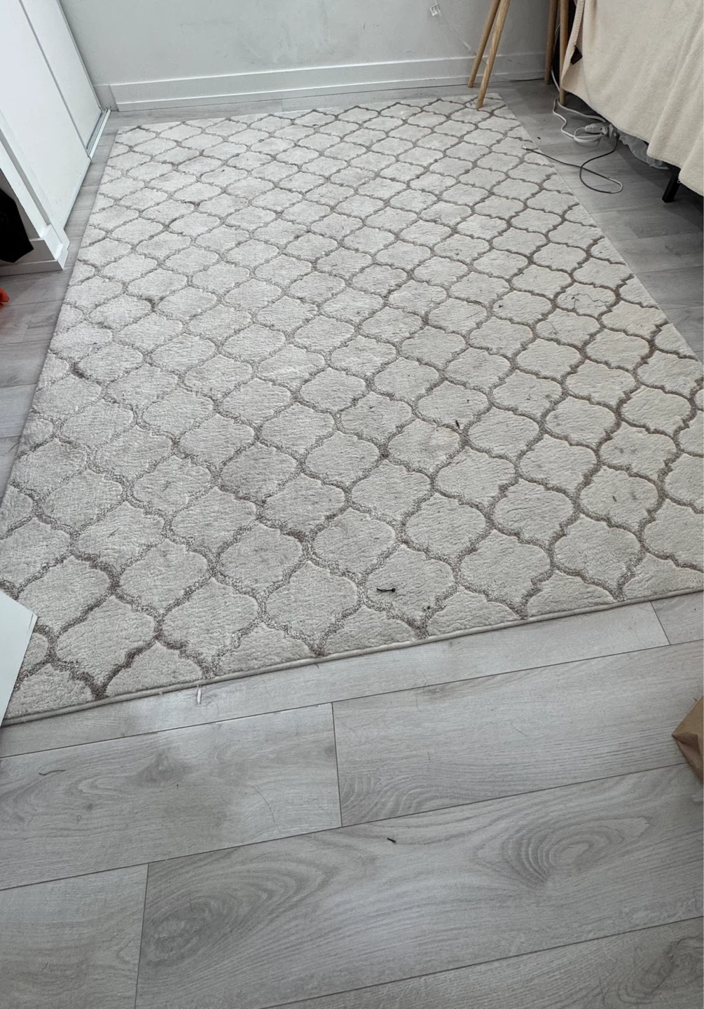 Area Rug with Quatrefoil Pattern