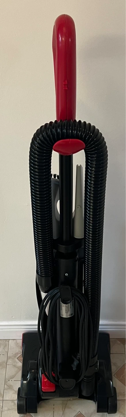 Dirt Devil Vacuum - photo 2