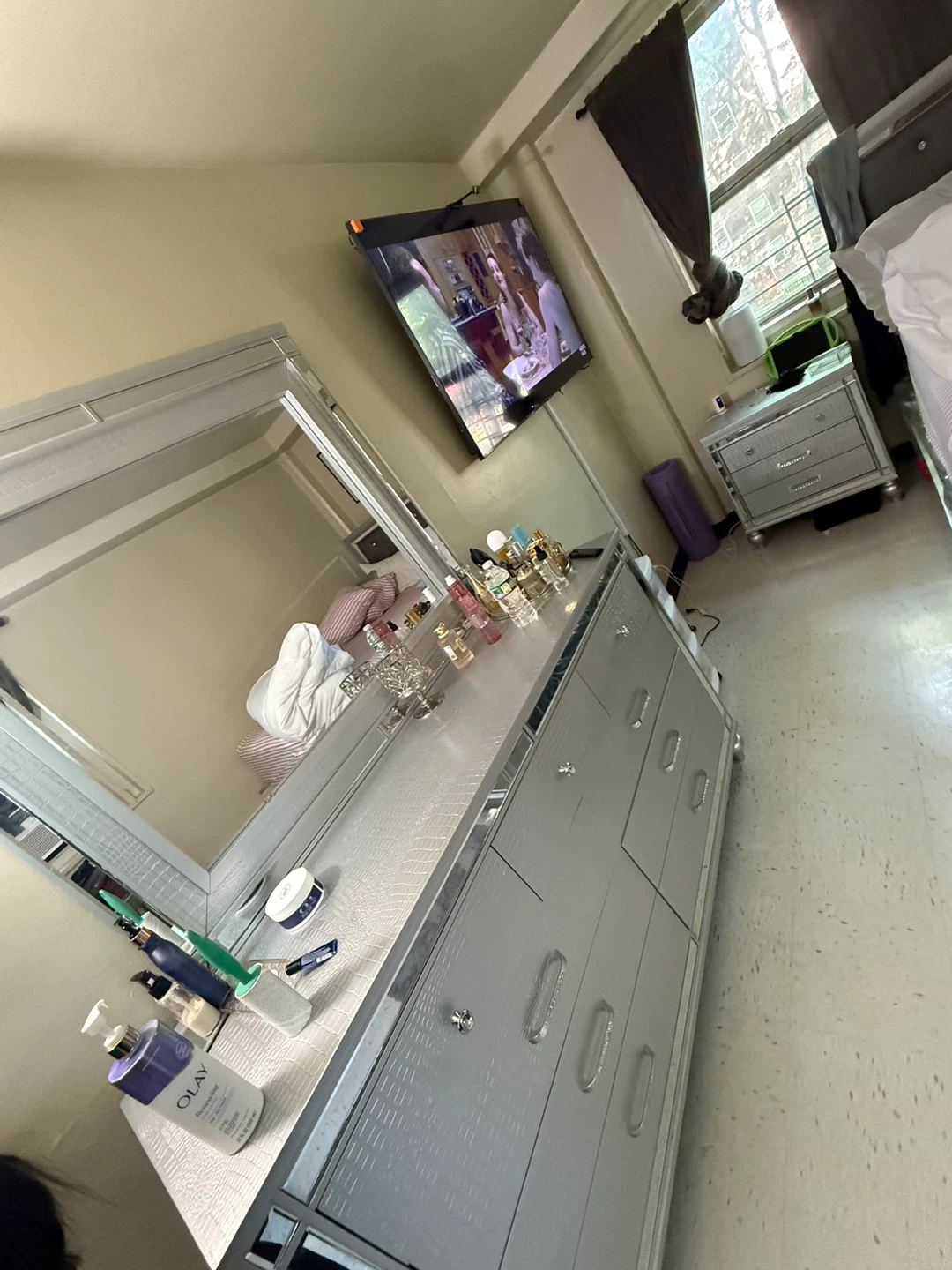 Silver 8-Drawer Dresser with Mirrored Accents