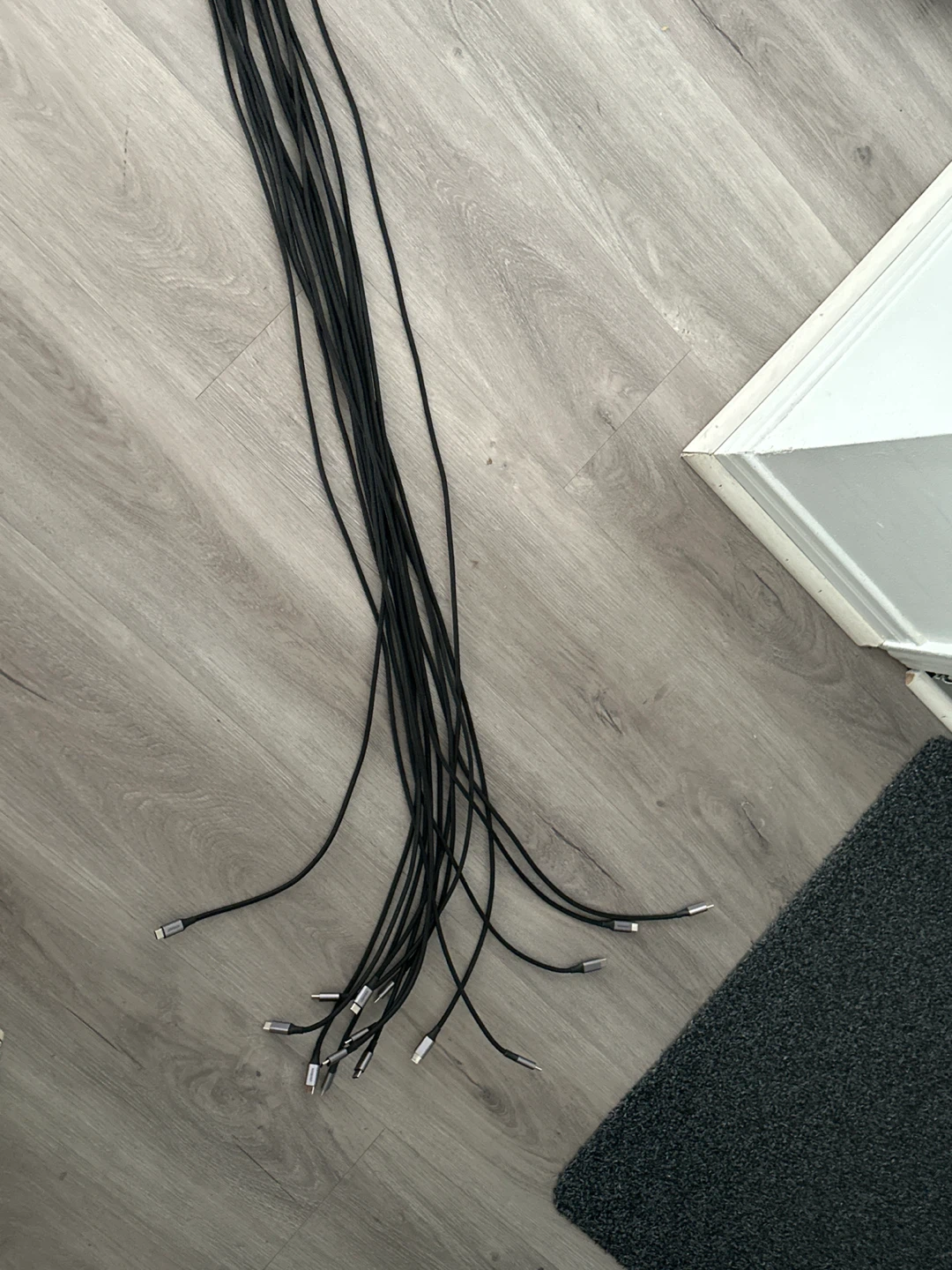 10 x USB-C Right Angle Charging Cables