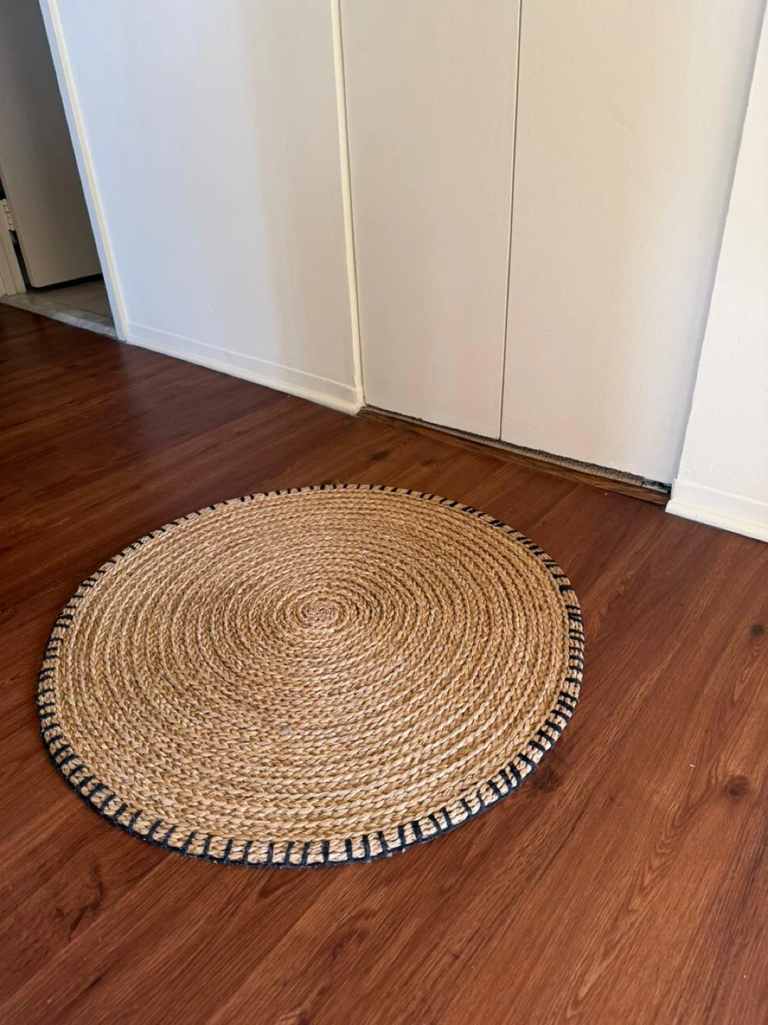 Round Jute Rug 29,5” with Black Trim - photo 2