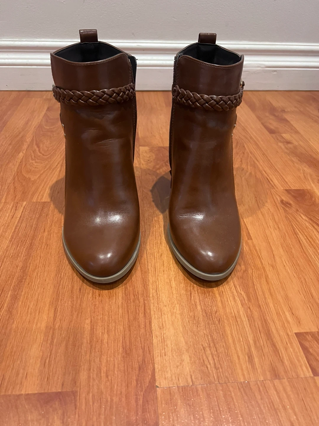 Women’s brown boots