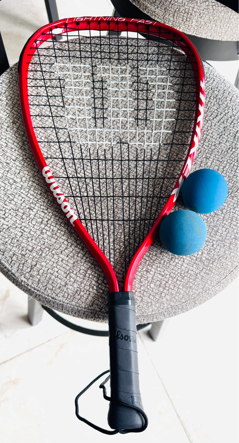 Wilson Racquetball Racquet with 2 Balls and Head Bag