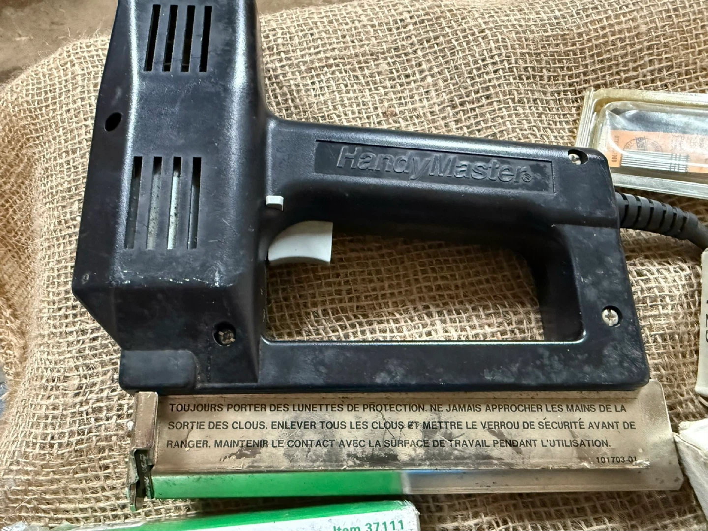 HandyMaster & Arrow Electric Brad Nail Guns with Staples - photo 3