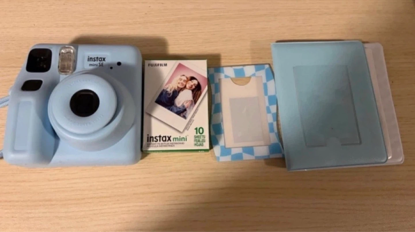 Fujifilm Instax Mini SE Instant Camera with Film