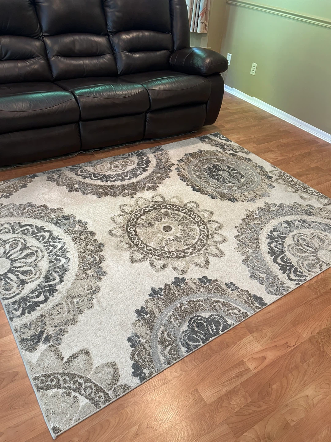 Gertmenian Area Rug 5ft 3in x 7ft