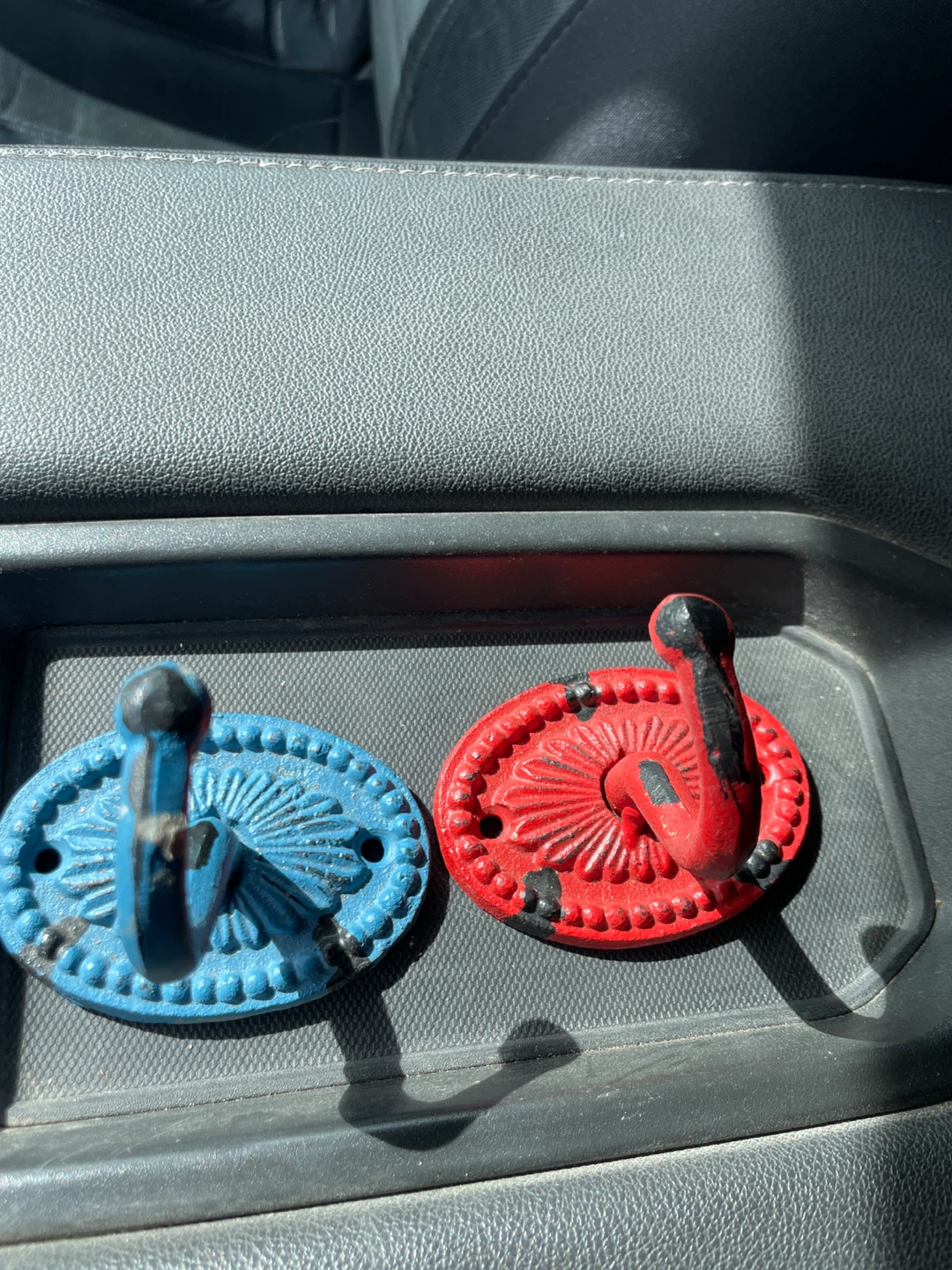 Set of 2 Decorative Wall Hooks - Blue and Red