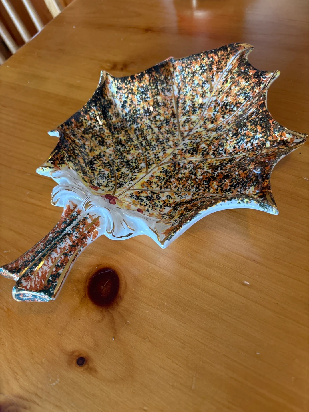 Decorative Leaf Dish Royal Winston