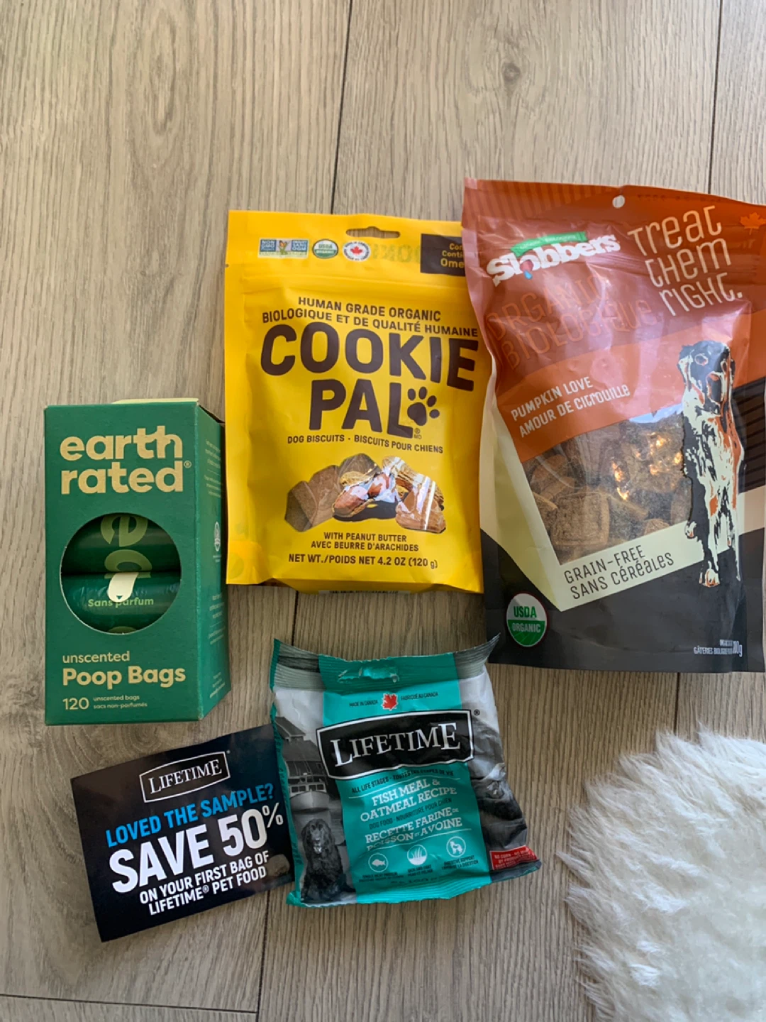 ‼️MUST GO‼️Dog bundle treats & poop bag!