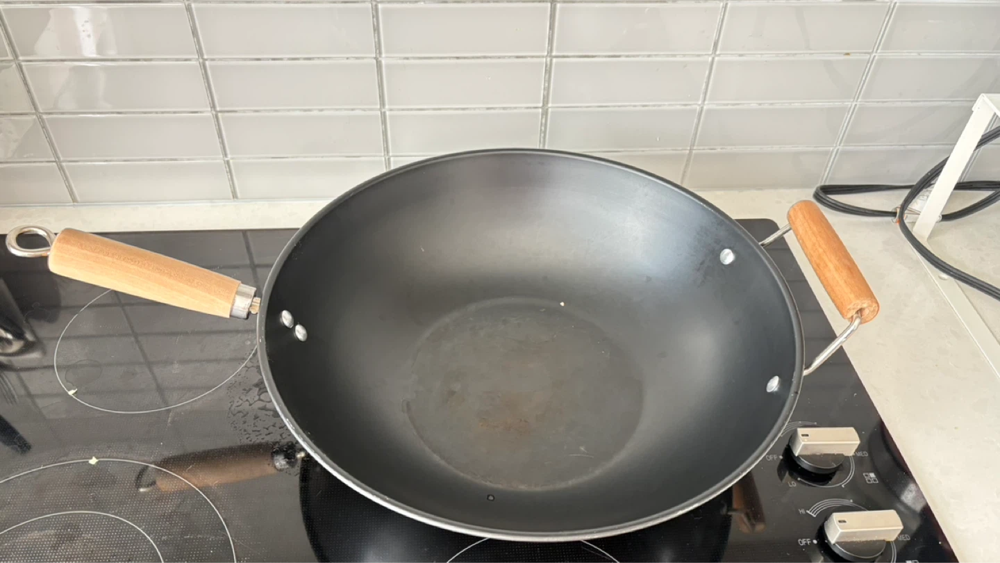 Wok with Wooden Handles - photo 3