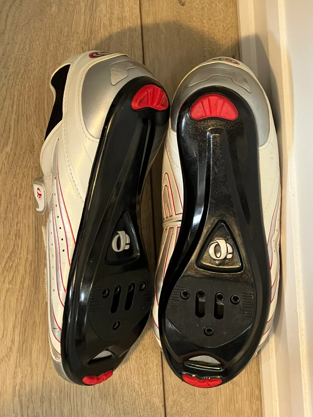 Pearl Izumi Cycling Shoes Size 39 - photo 3