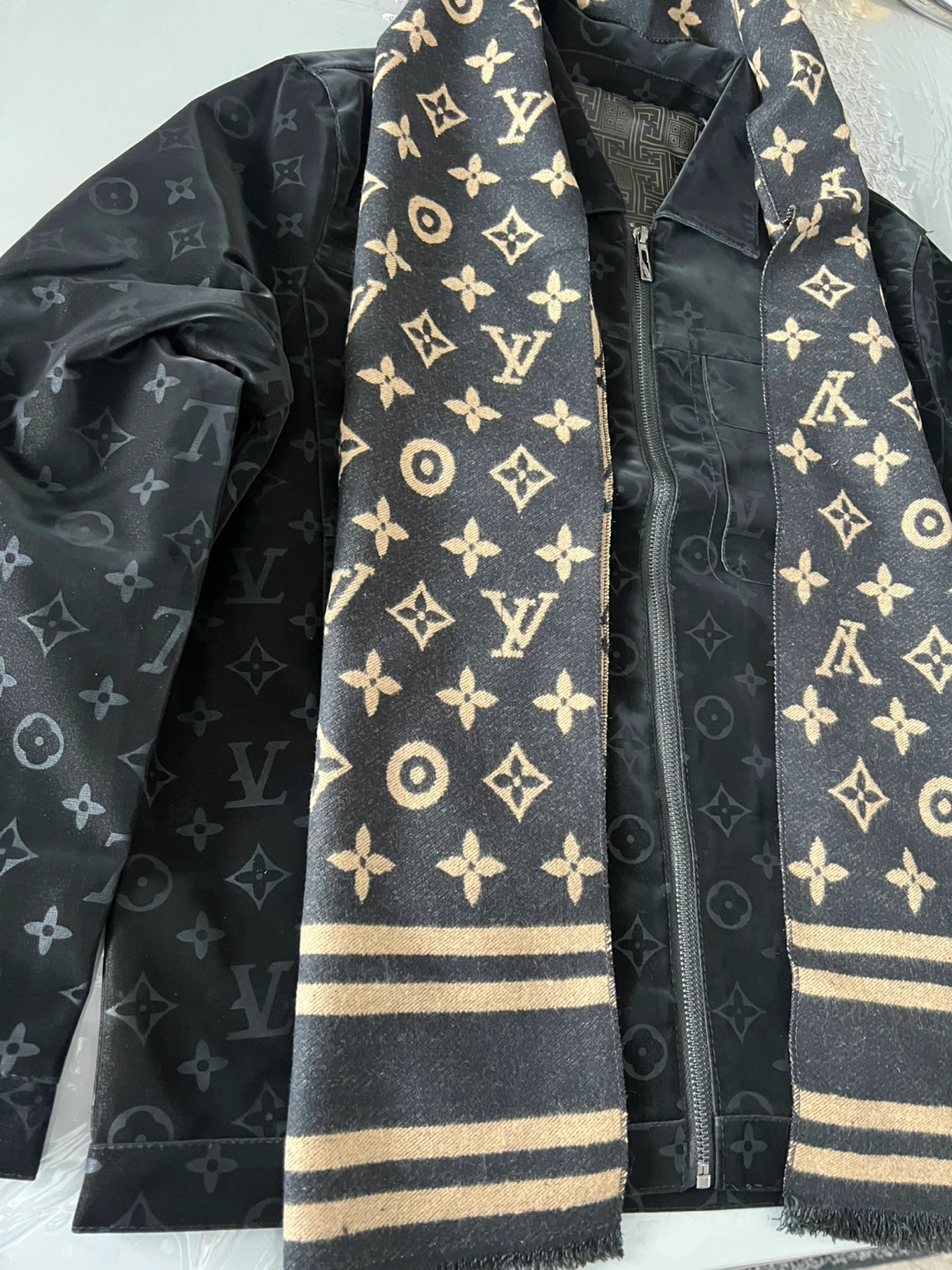 Louis Vuitton Monogram Jacket and Scarf Set - photo 2