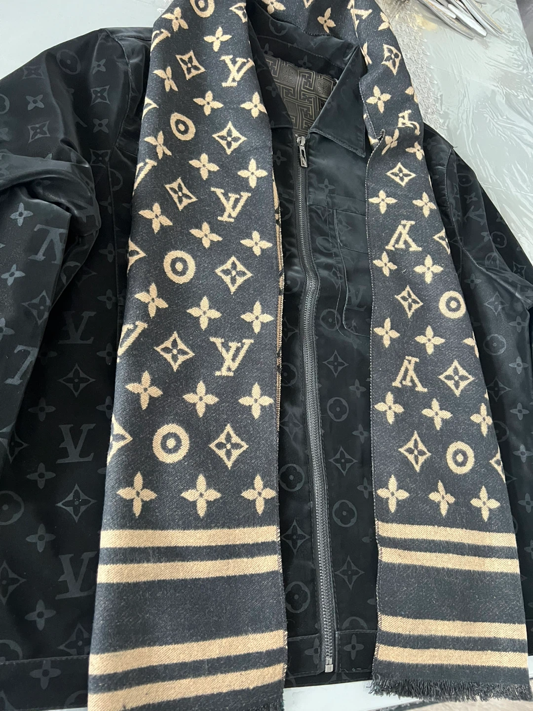 Louis Vuitton Monogram Jacket and Scarf Set - photo 3