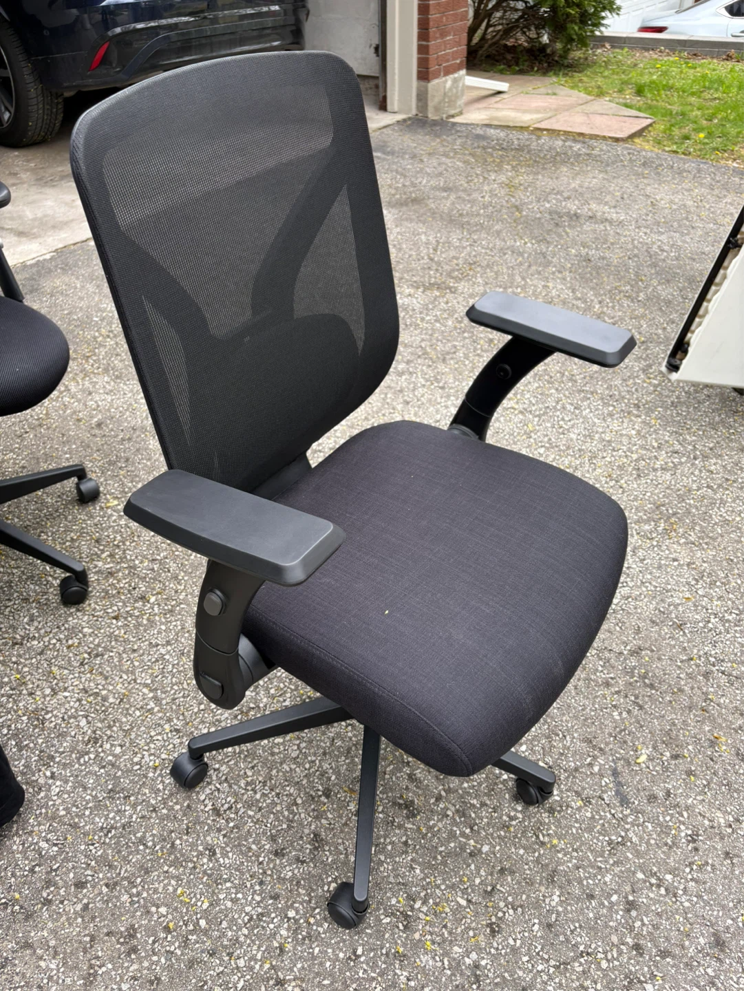 Black Mesh Back Office Chair with Padded Seat