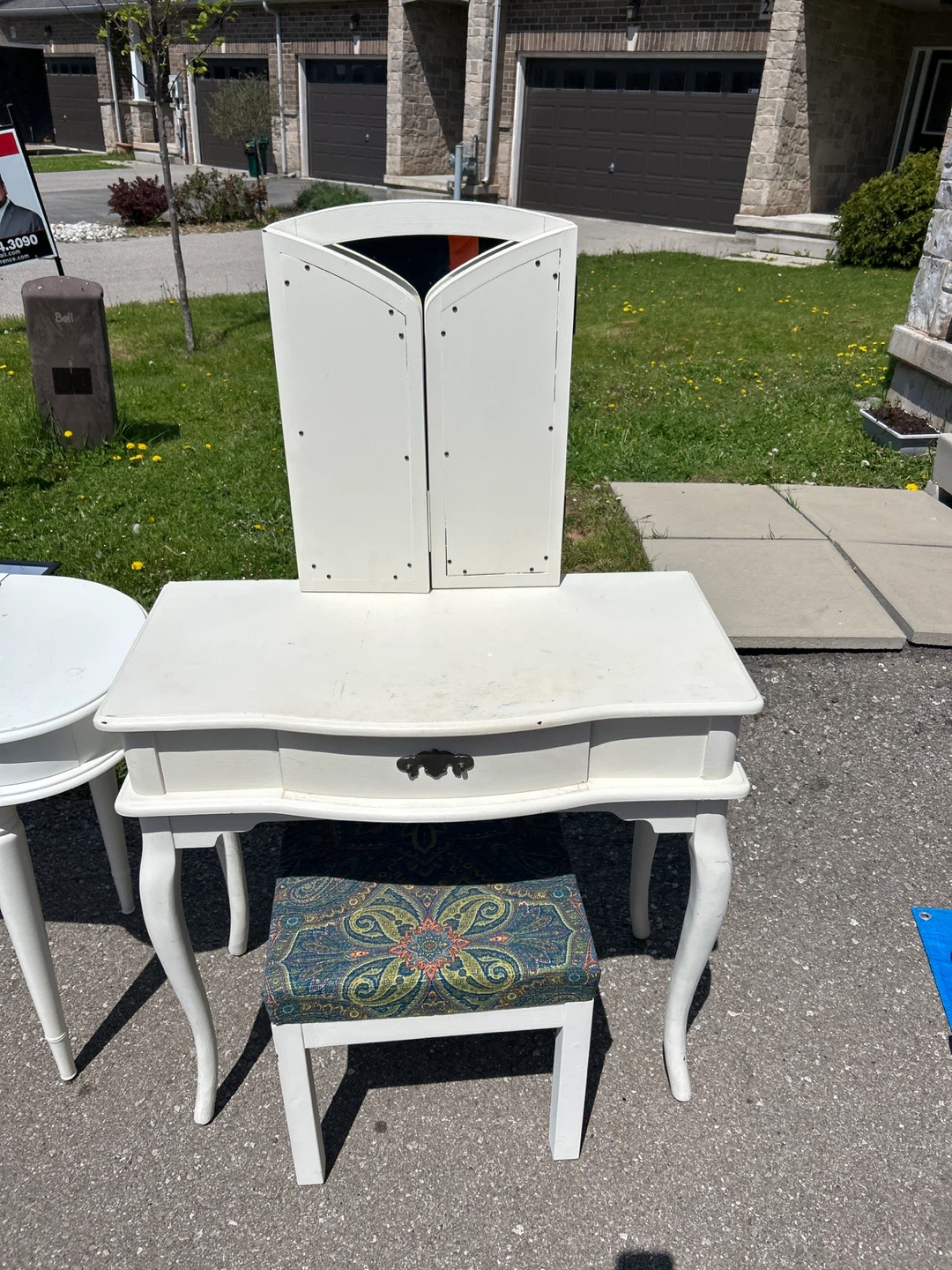 White Vanity Desk with Tri-Fold Mirror and Stool - photo 2