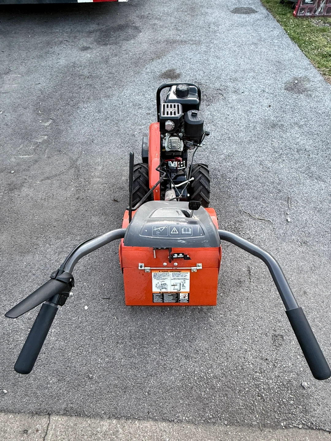 Husqvarna Gas Tiller Cultivator 950 series - photo 3