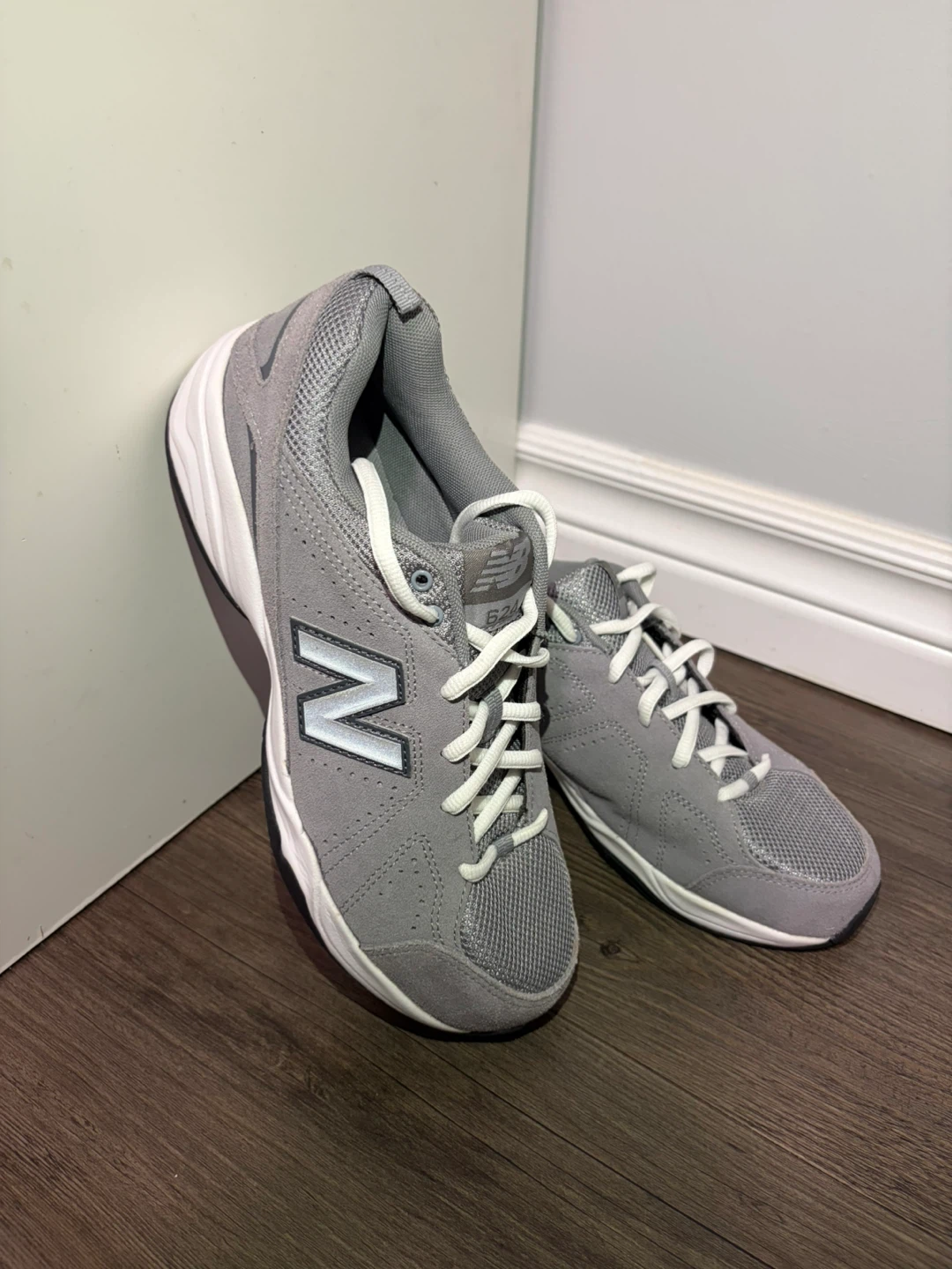New Balance 624 Grey Running Shoes