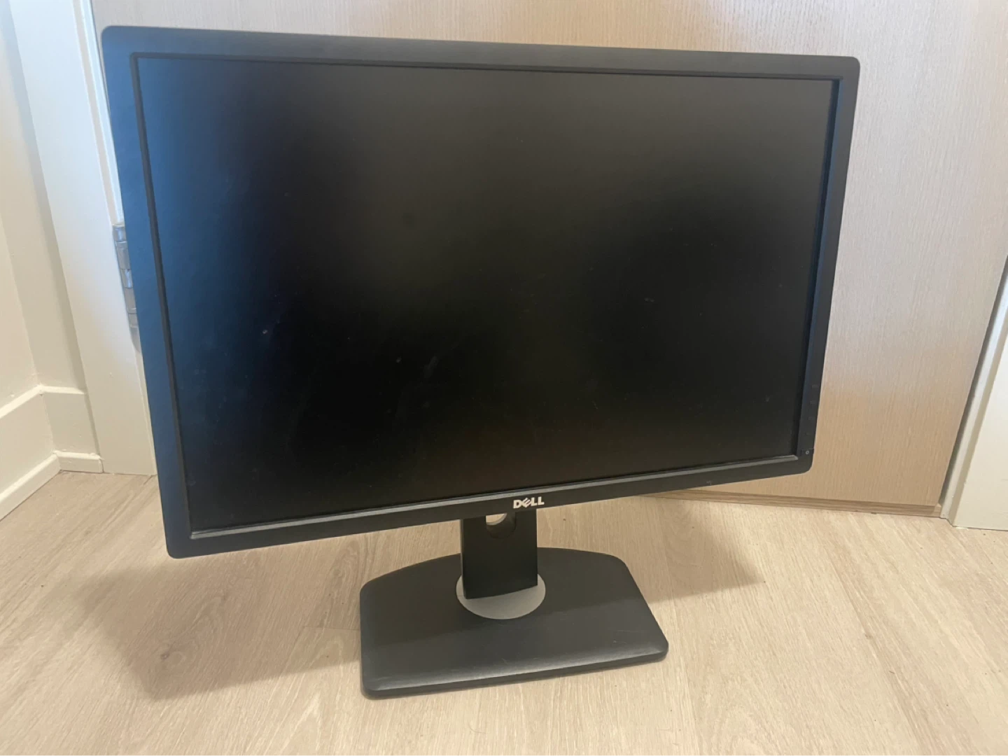 Dell UltraSharp 24” Monitor - photo 2