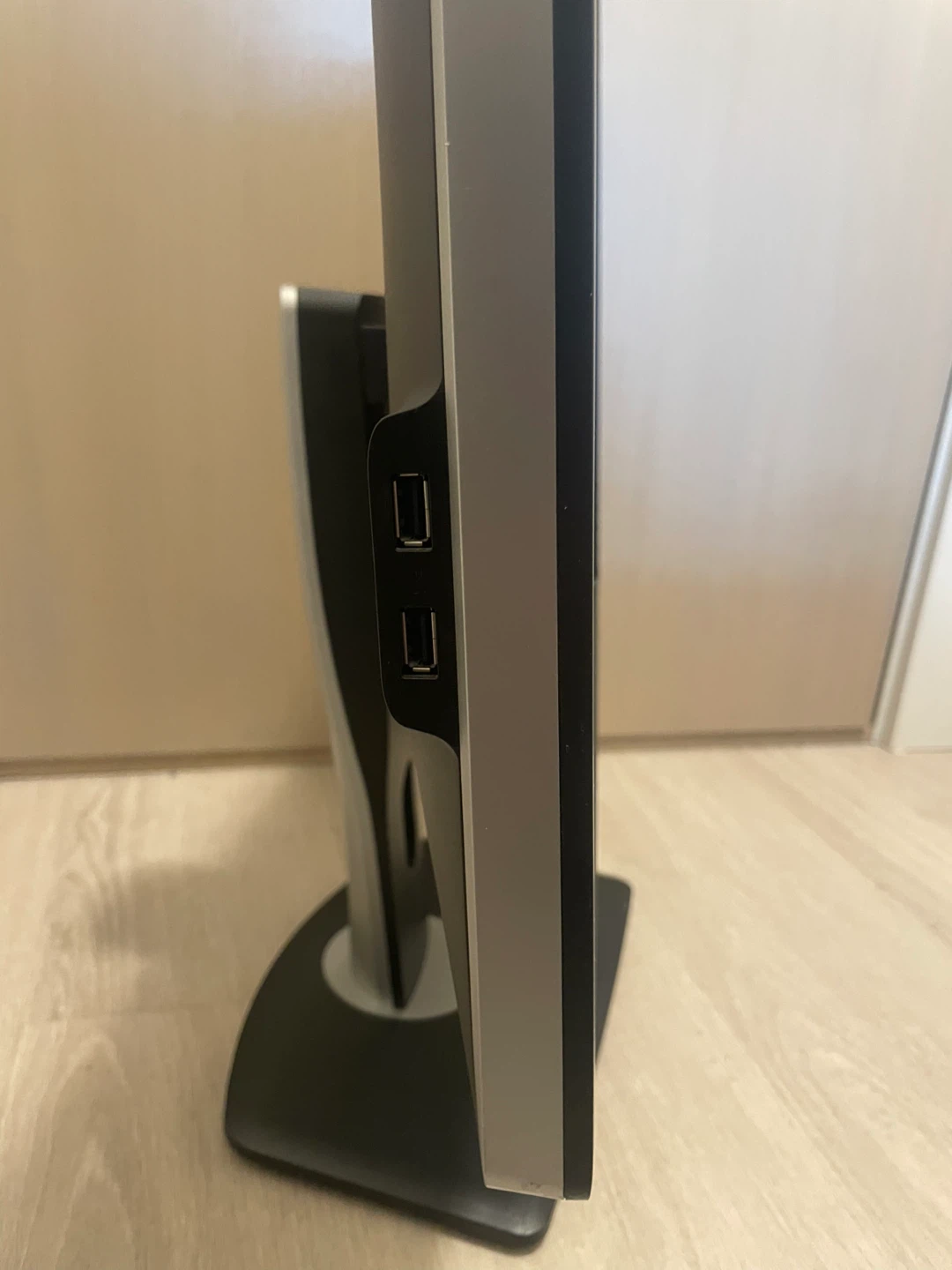 Dell UltraSharp 24” Monitor - photo 3