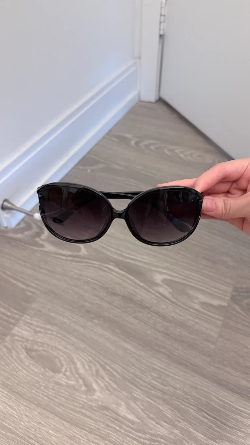 Black Fashion Sunglasses with Case