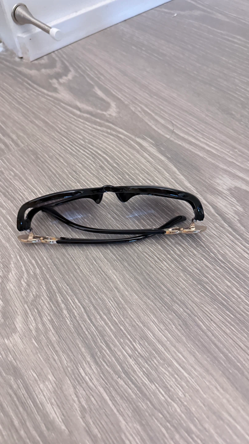 Black Fashion Sunglasses with Case - photo 2