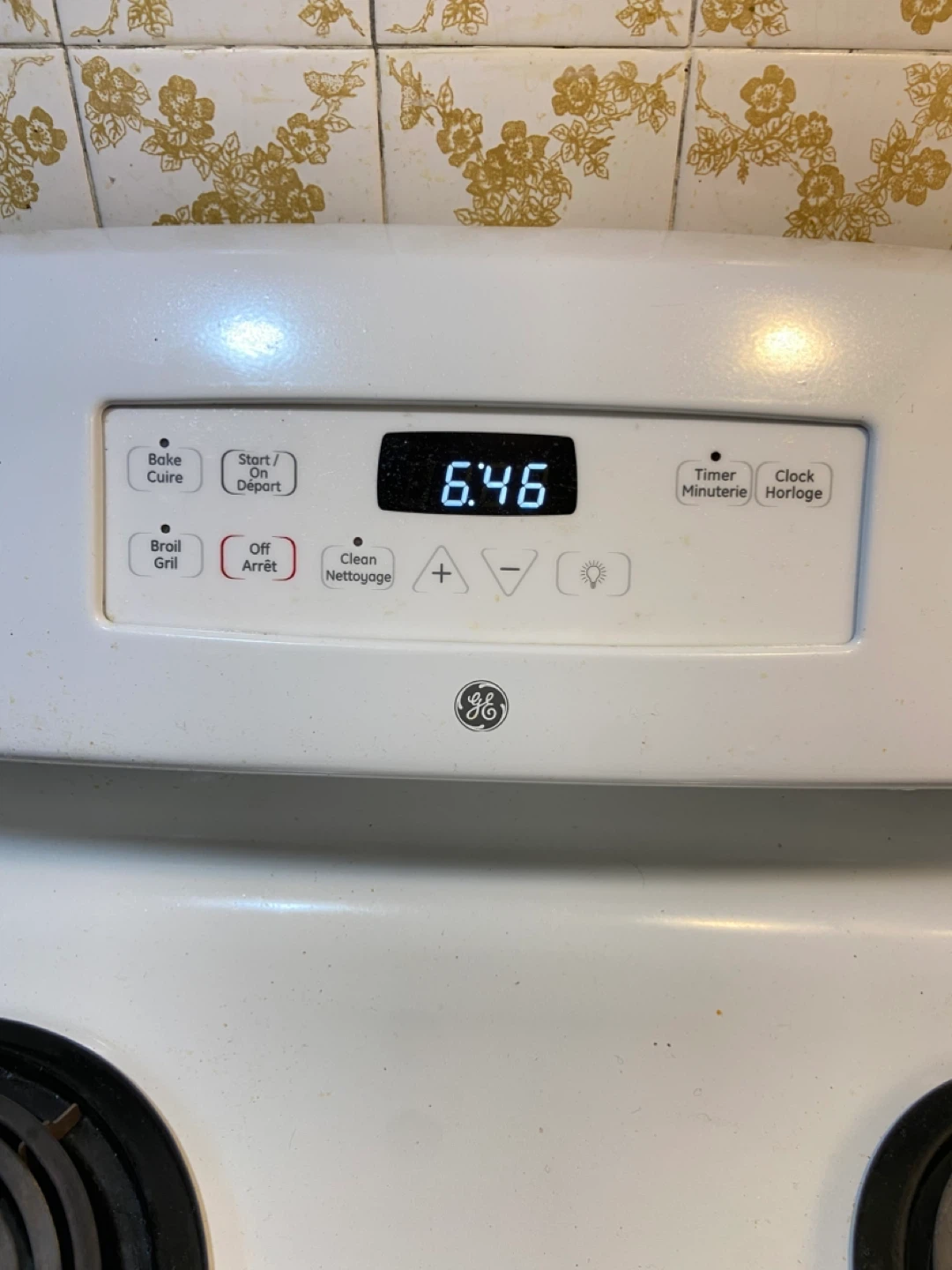 GE White Electric Coil Stove - photo 3
