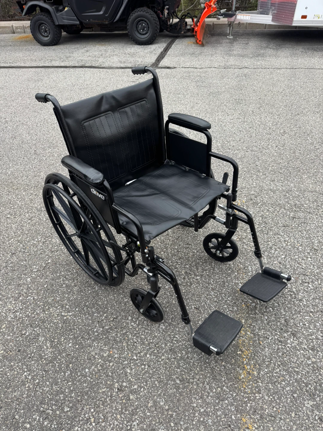 DRIVE MEDICAL WHEELCHAIR 20” DELIVERY INCLUDED