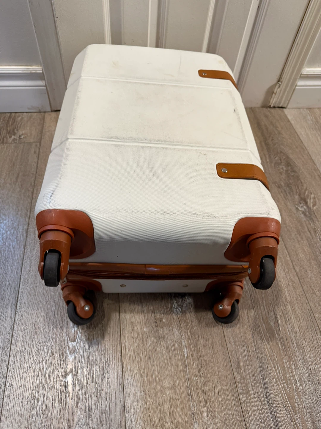 White Hardside Spinner Luggage with Brown Accents - photo 3
