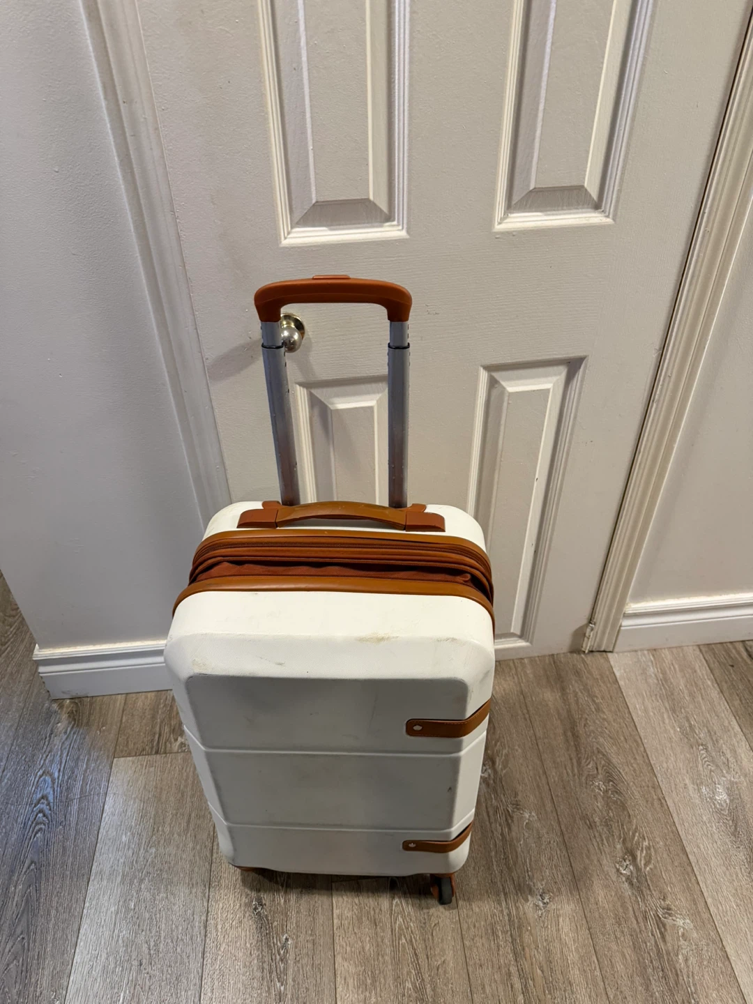 White Hardside Spinner Luggage with Brown Accents - photo 2