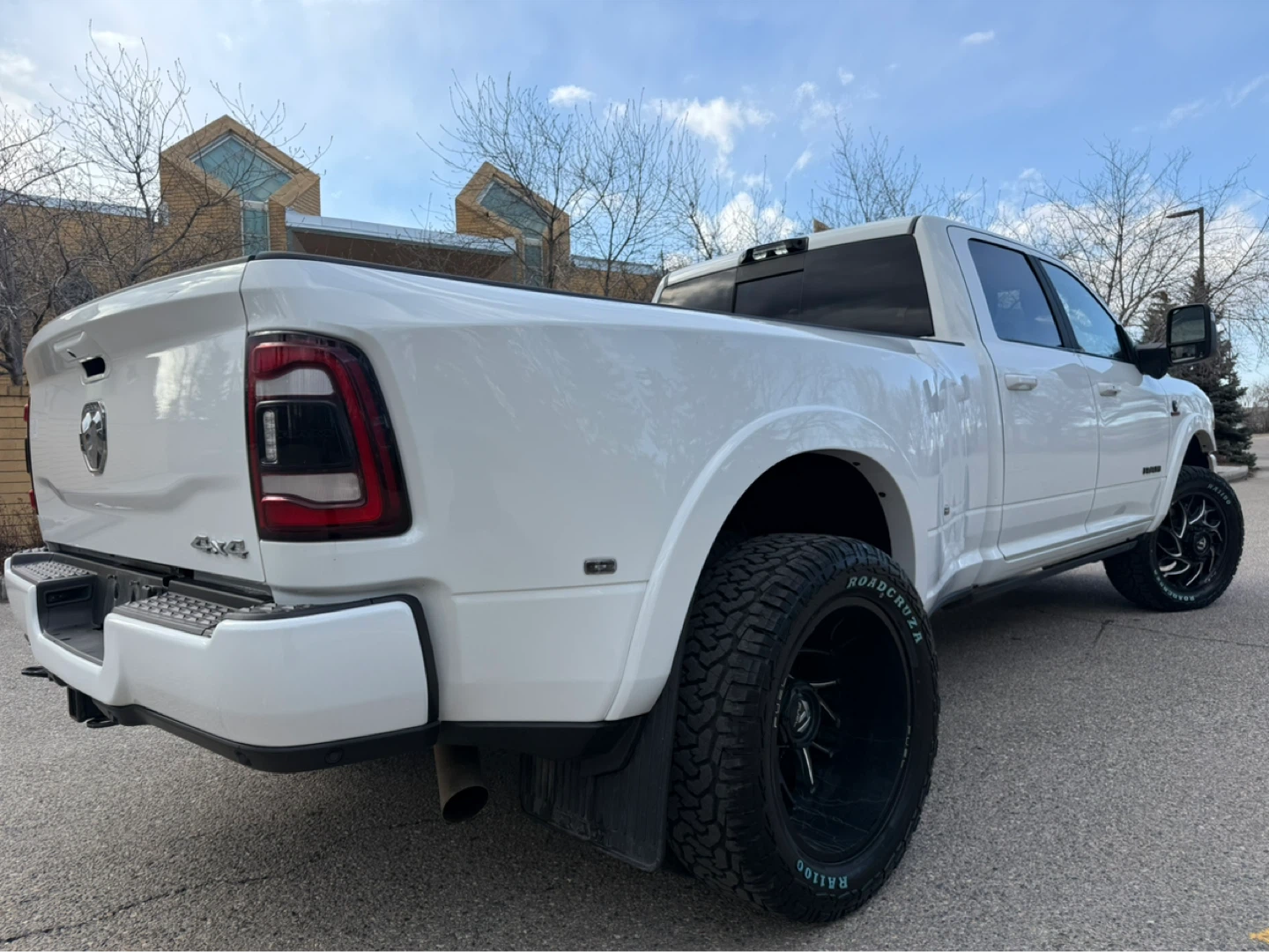 2023 RAM 3500 Limited Night Edition - photo 4