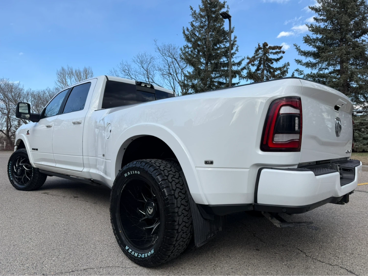 2023 RAM 3500 Limited Night Edition - photo 3
