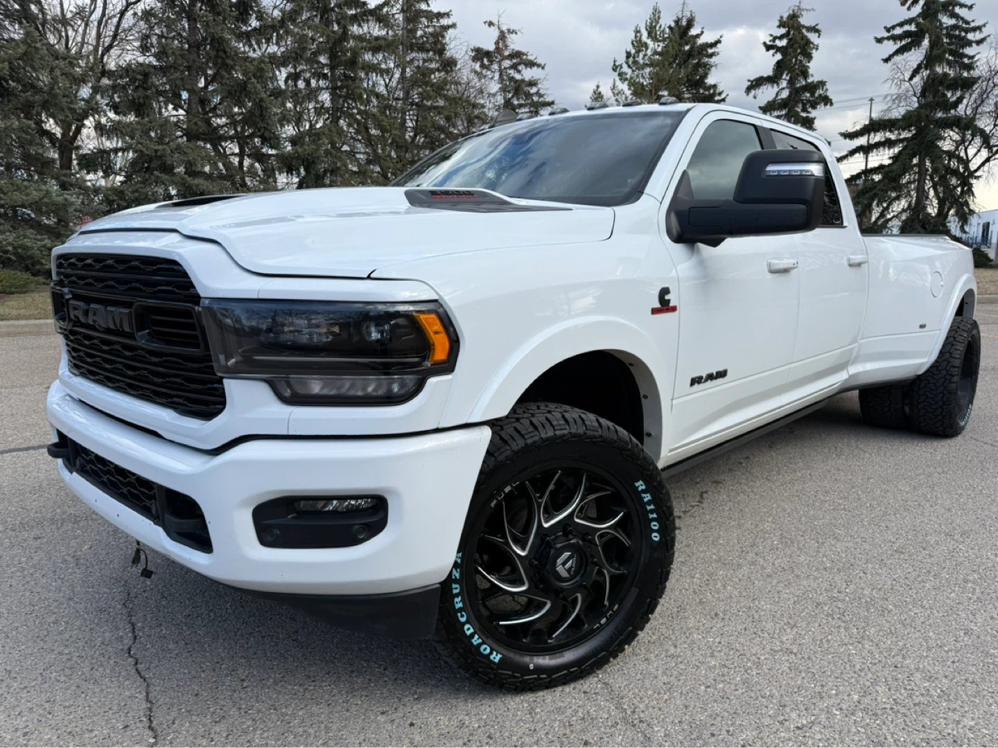 2023 RAM 3500 Limited Night Edition - photo 2