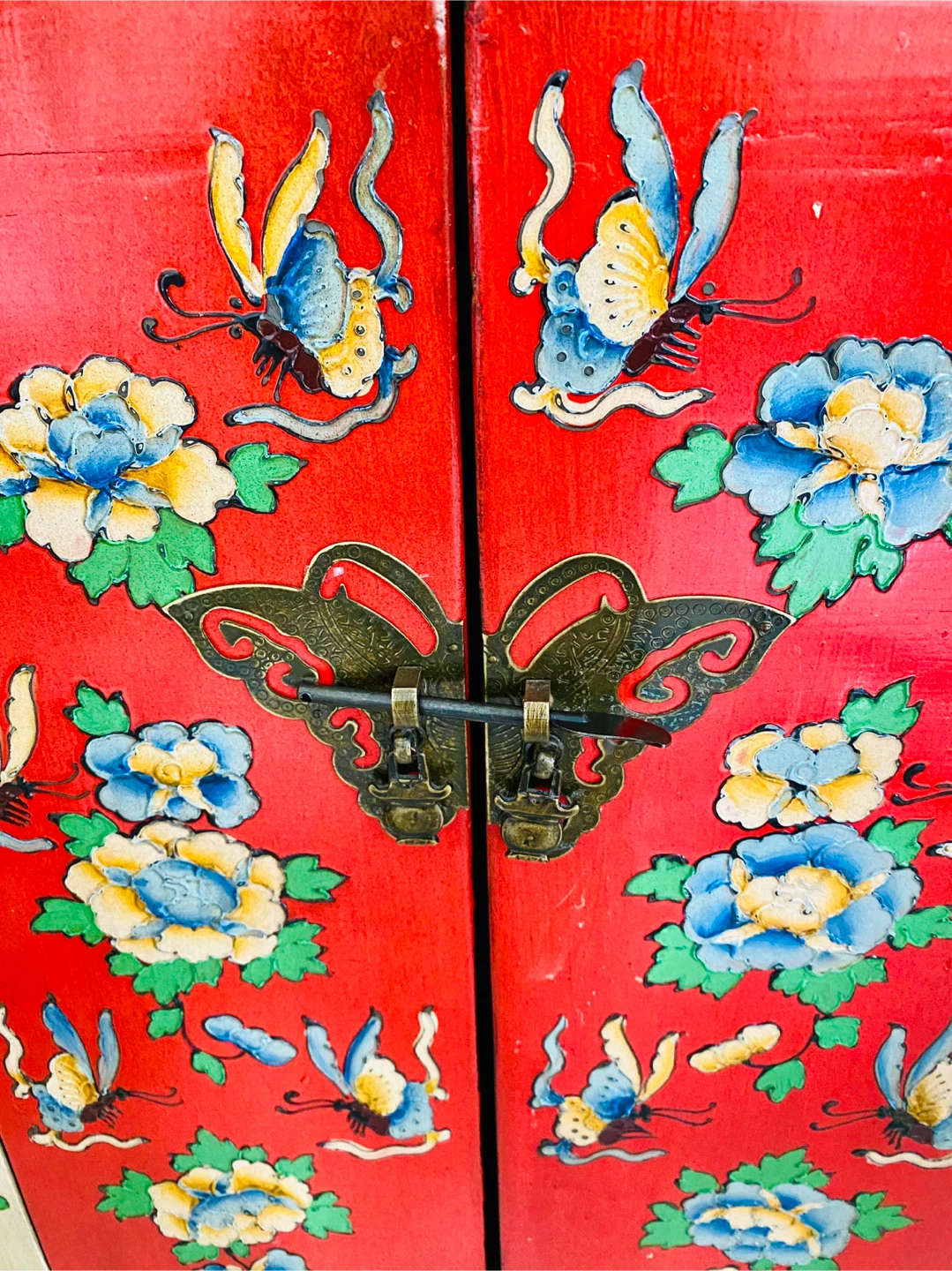 Vintage Style Cabinet with Butterfly and Floral Motif - photo 3