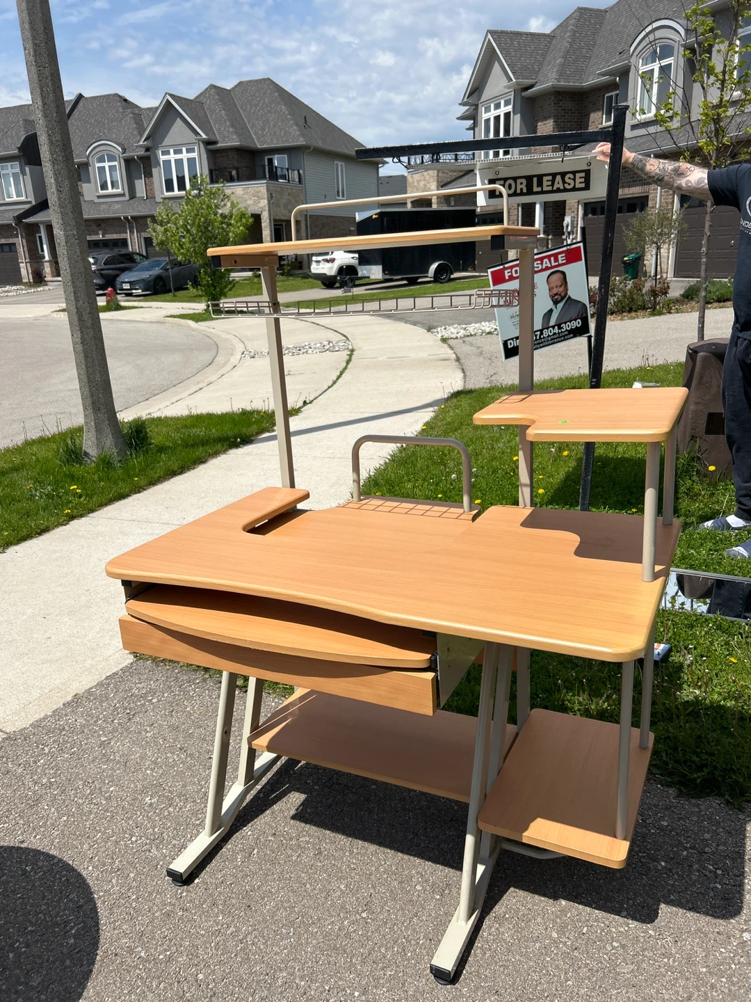 Computer Desk with Keyboard Tray and Shelves