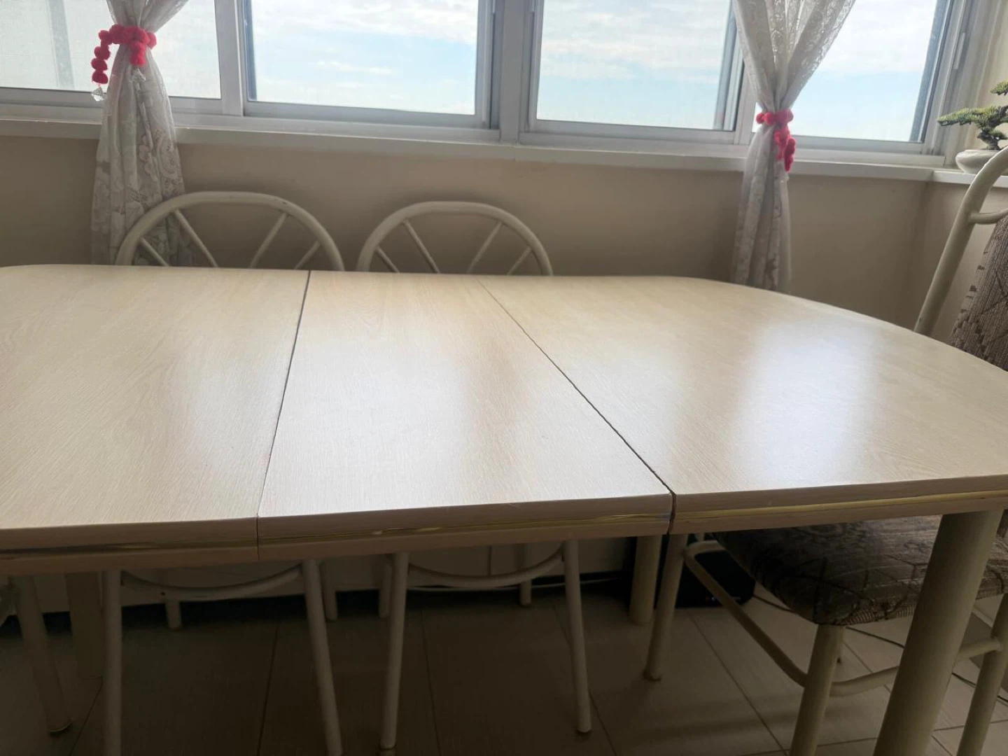 Extendable Dining Table and 4 Chairs Set - photo 3