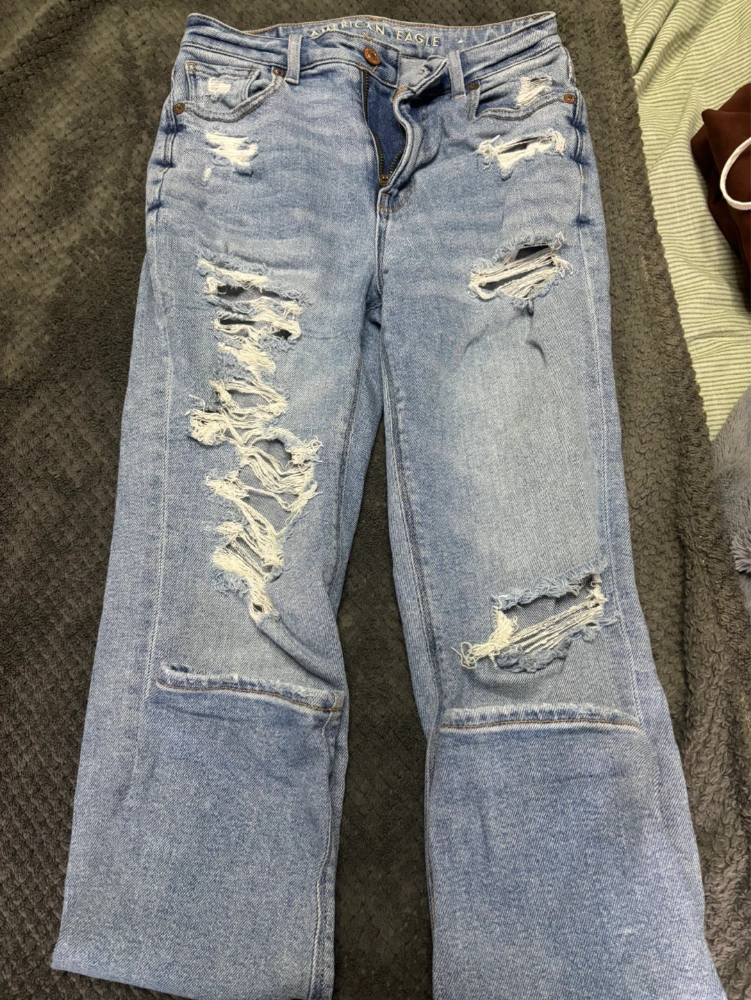 American eagle ripped jeans