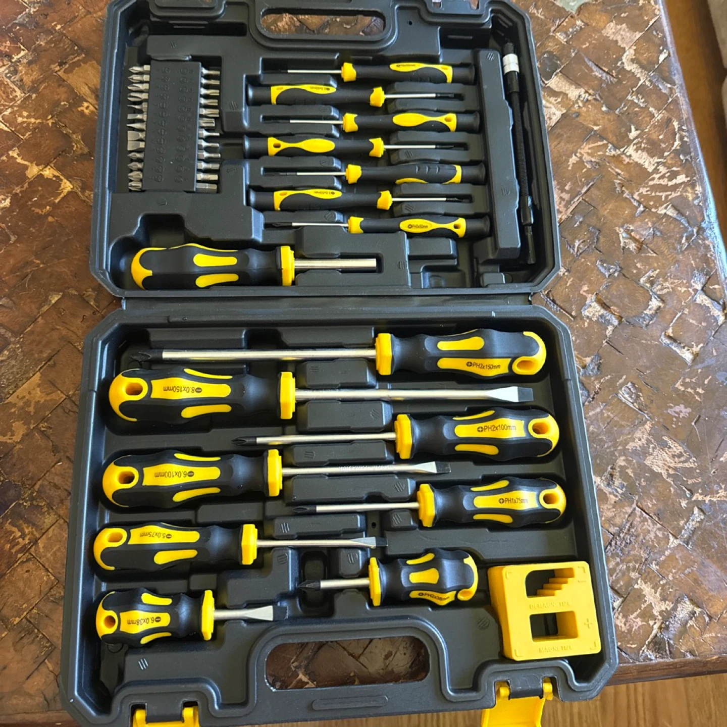 Screwdriver Set with Bits
