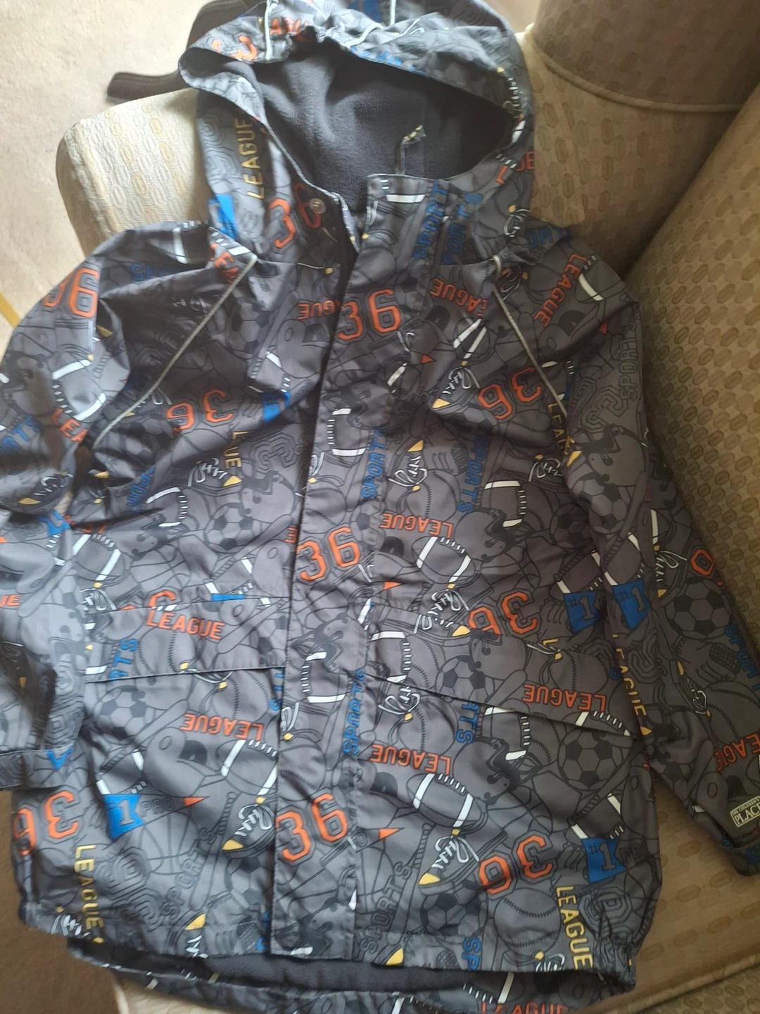 Kids sports print hooded jacket (The Children’s Place)