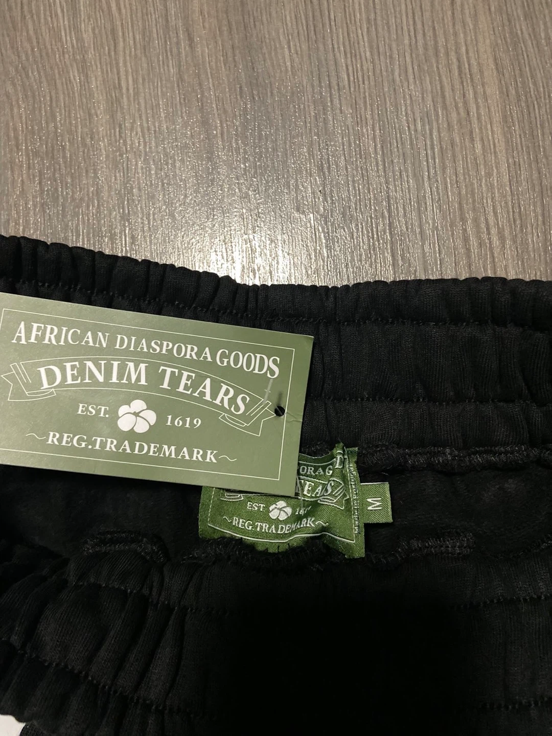 Denim Tears Black Shorts with White Floral Appliqué - Size M - photo 3