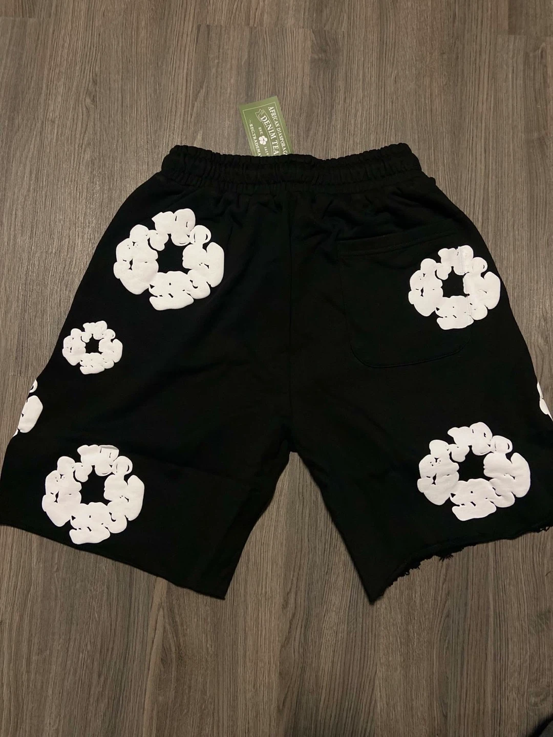 Denim Tears Black Shorts with White Floral Appliqué - Size M