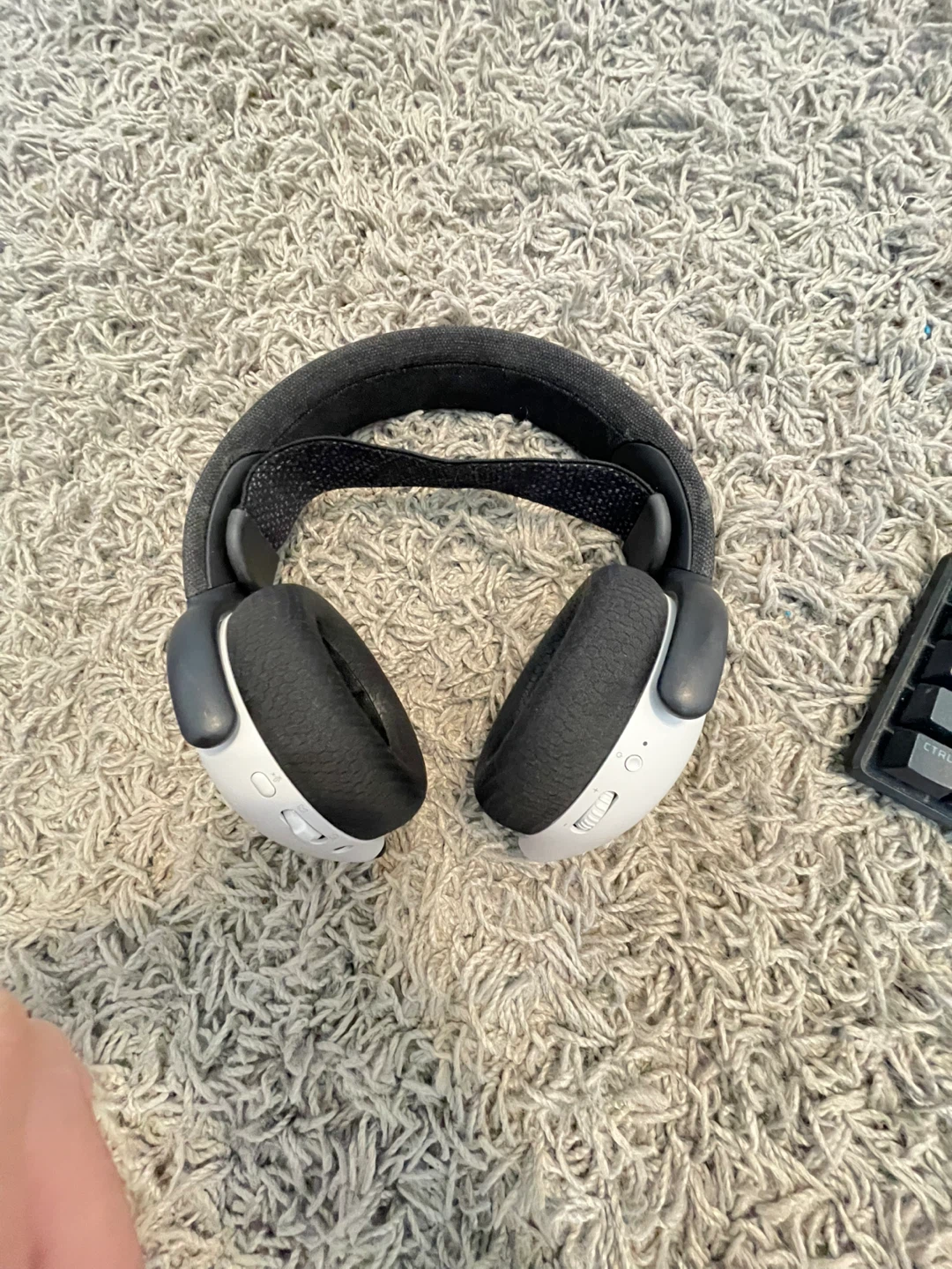 Alienware Wireless Headset AW725H & HyperX Alloy 65 Keyboard - photo 3