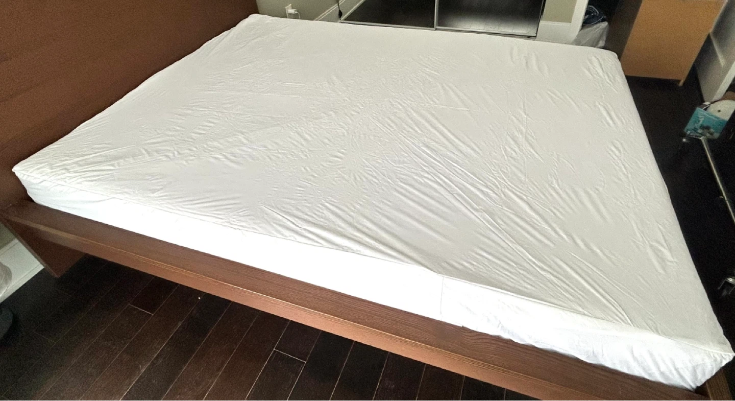 1 yr old Queen ENDY mattress- excellent condition, hardly used - photo 5