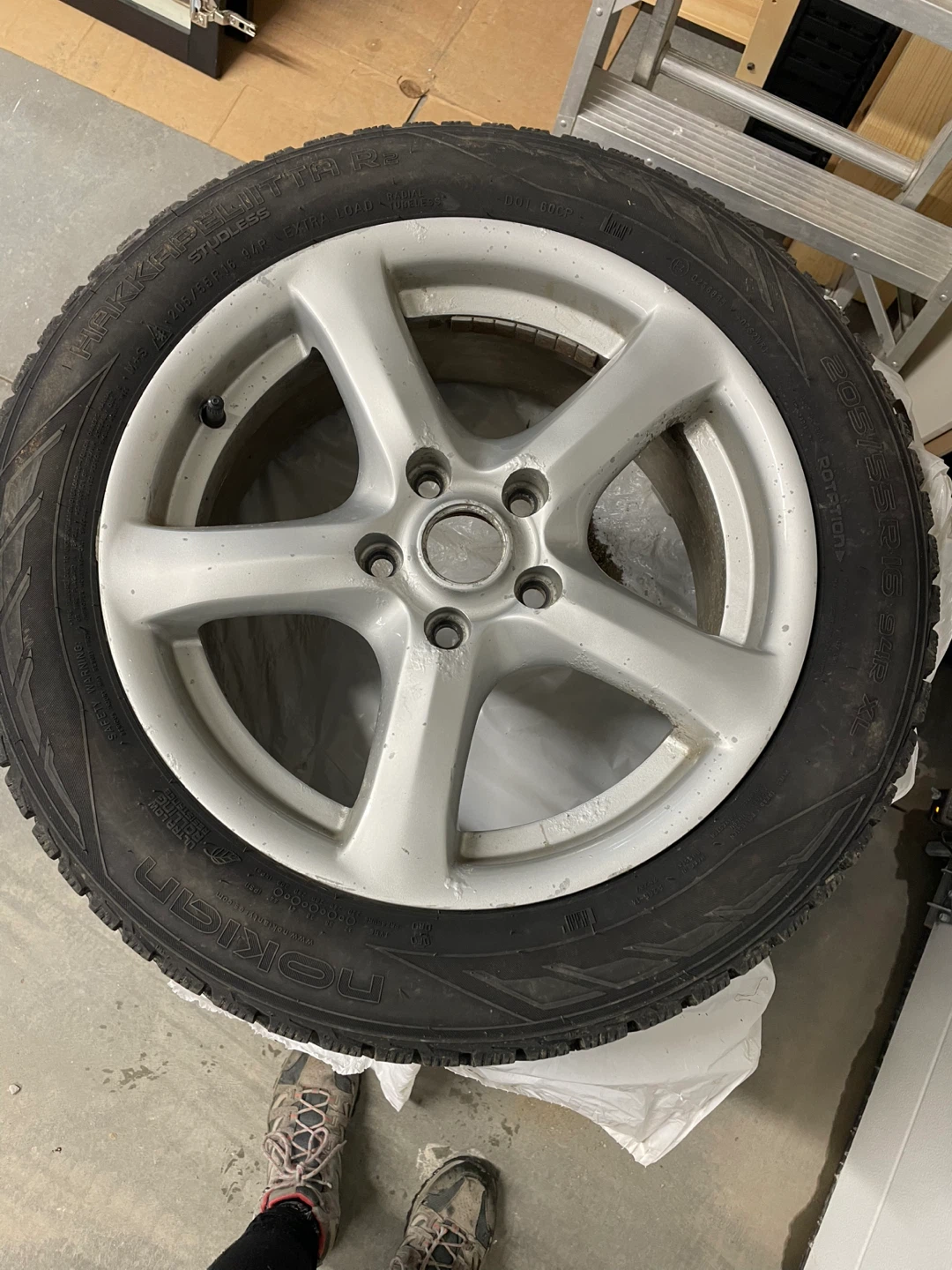 Nokian Hakkapeliitta R2 Winter Tire 205/55R16 94R XL