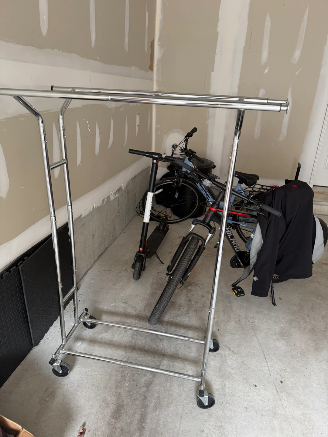 Rolling Clothes Rack